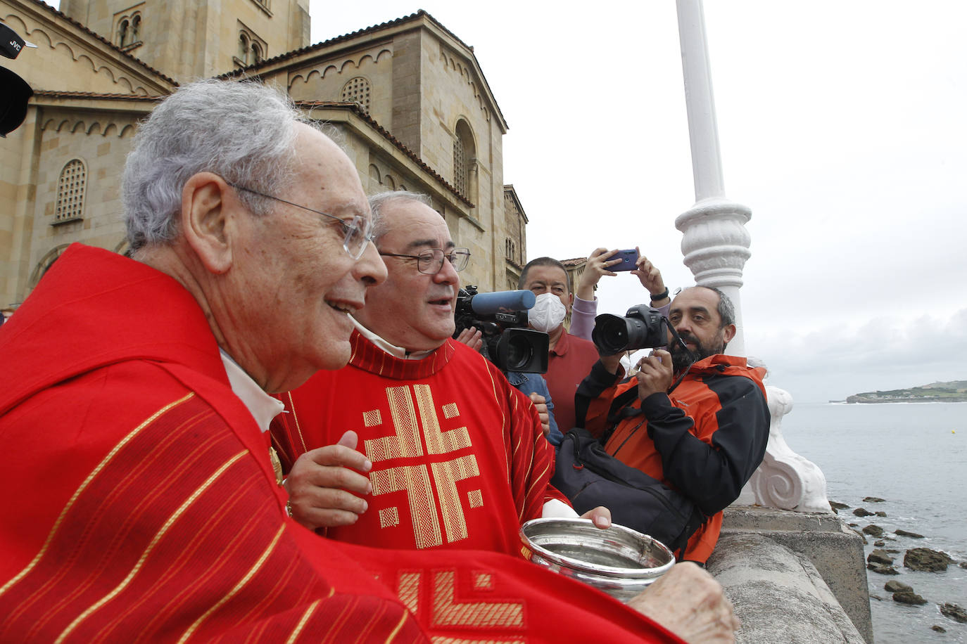 Fotos: Una bendición para «proteger Gijón»