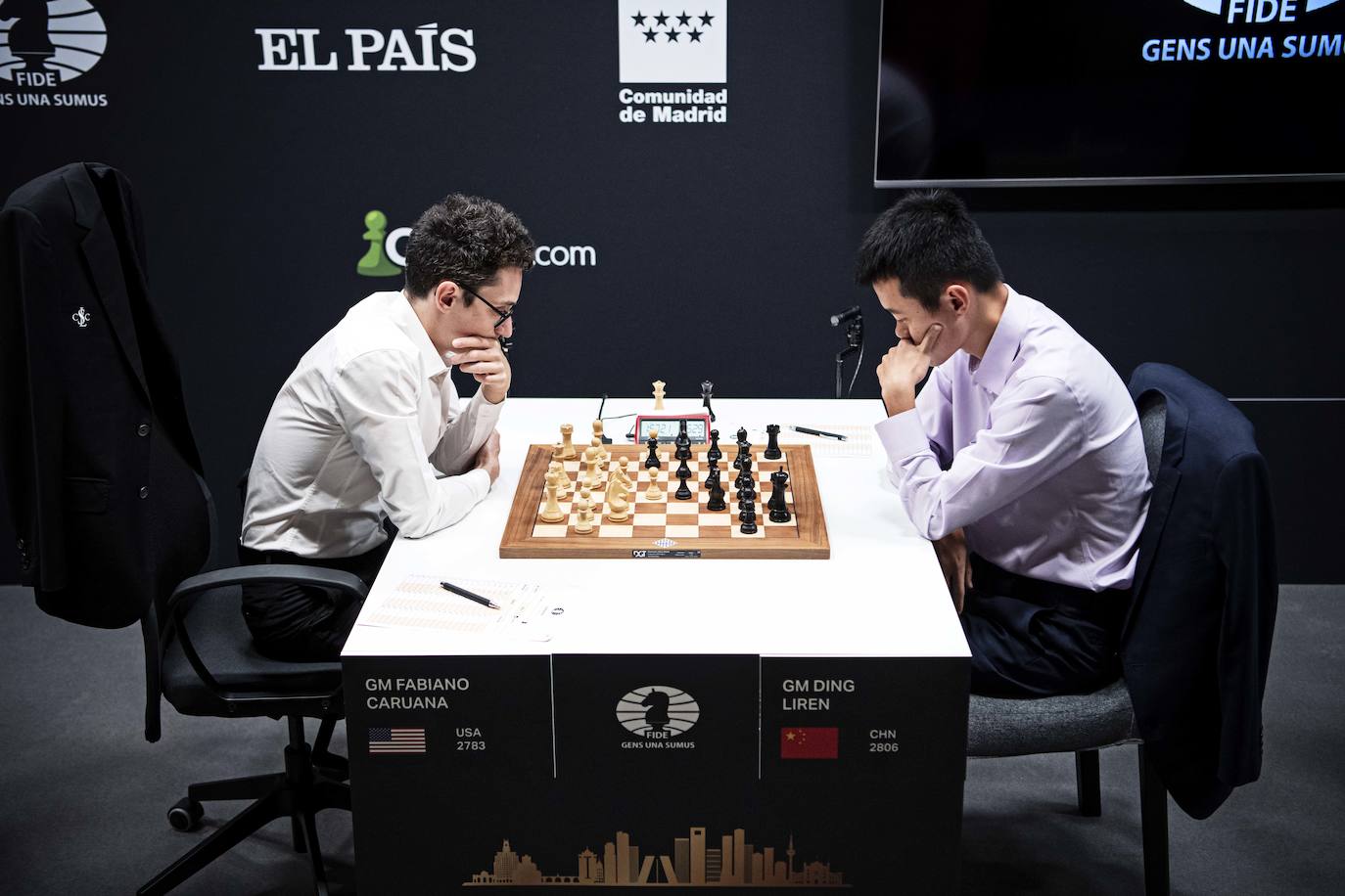 Caruana en su duelo frente a Ding. 