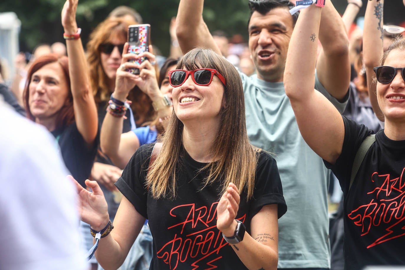 En el menú de este sábado nombres pesados del panorama indie como Los Planetas o Cupido estarán en sesión de tarde-noche y en la de vermú, Arde Bogotá