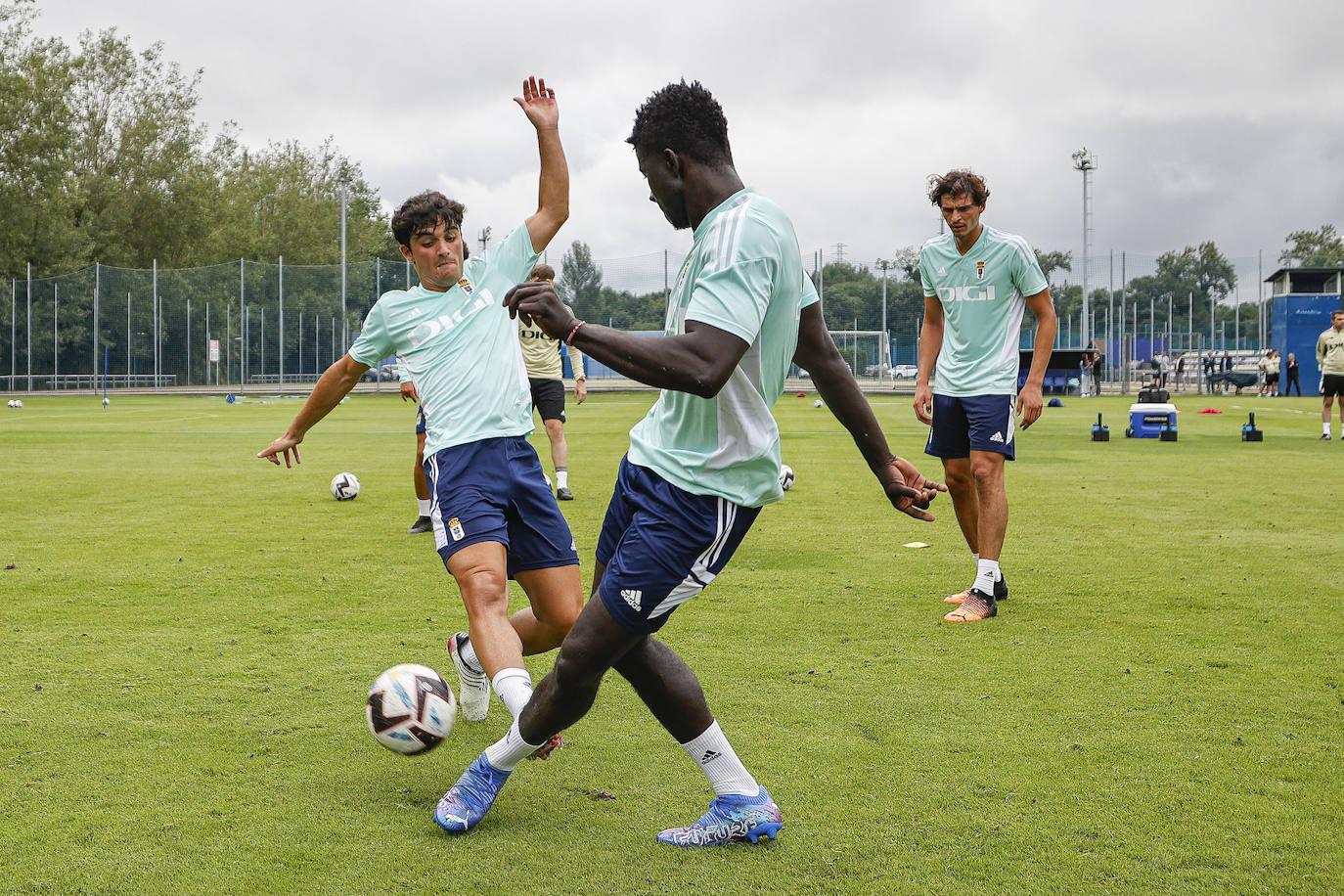 Fotos: El Oviedo de Bolo comienza su andadura