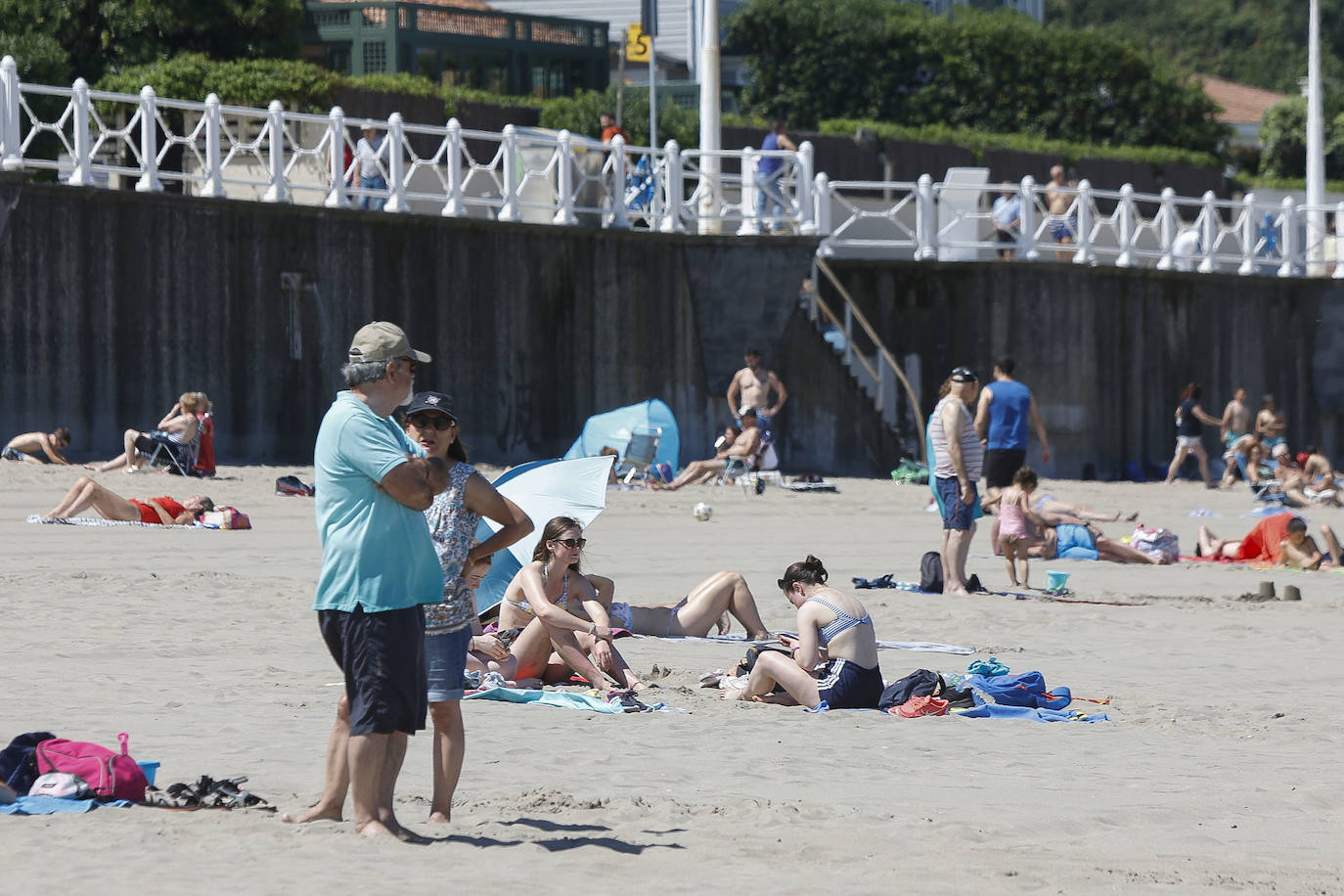 Fotos: Asturias disfruta del verano: playas y piscinas para aliviar el calor