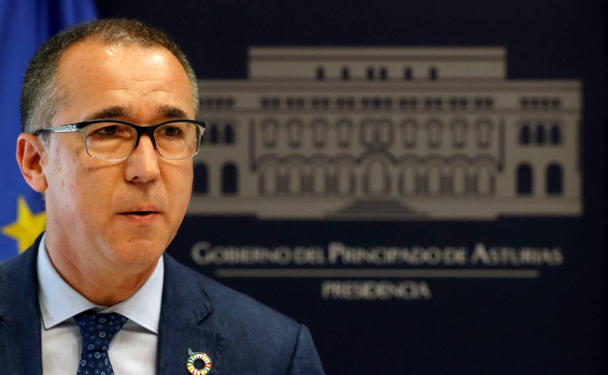 El consejero de Salud, Pablo Fernández Muñiz durante la rueda de prensa posterior al Consejo de Gobierno.