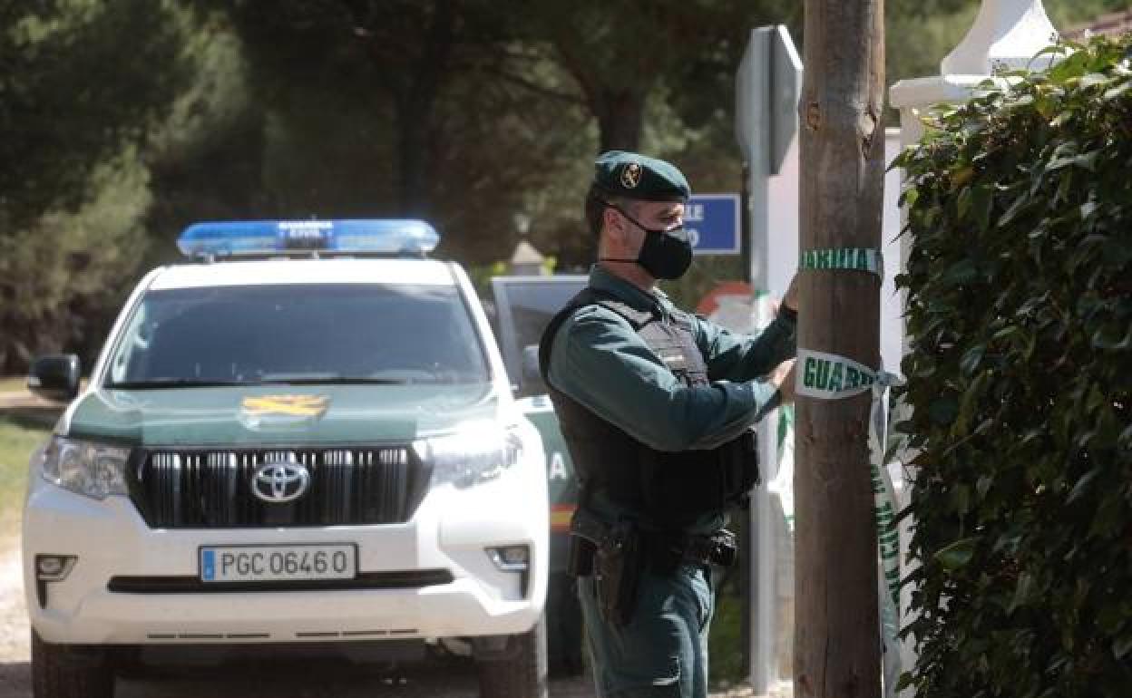 Registro de la Guardia Civil del chalé de Óscar S. en El Romeral (Traspinedo). 