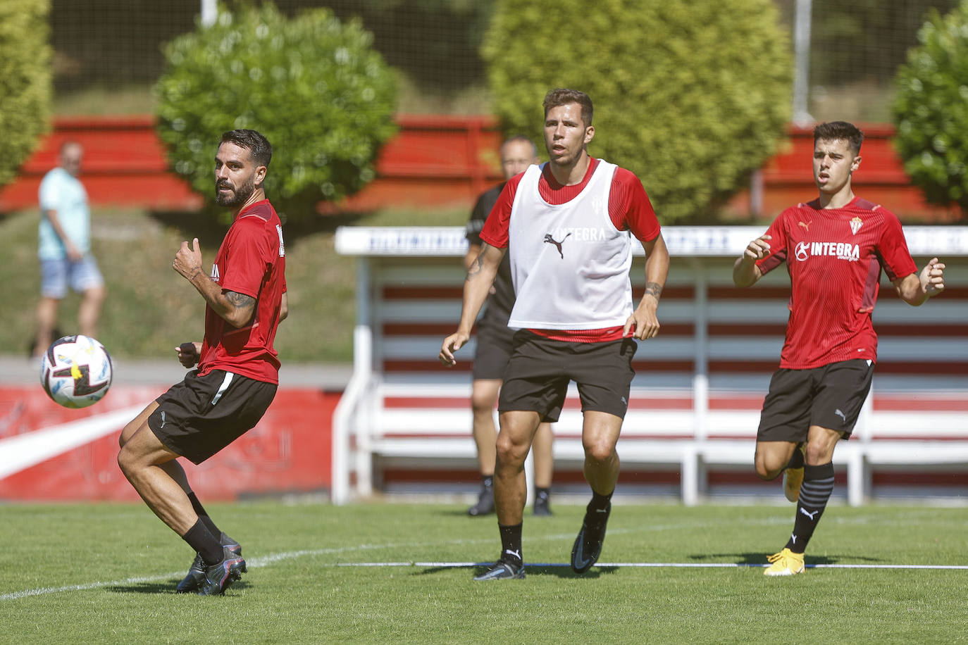 Fotos: El Sporting afronta la segunda sesión de entrenamiento de la pretemporada