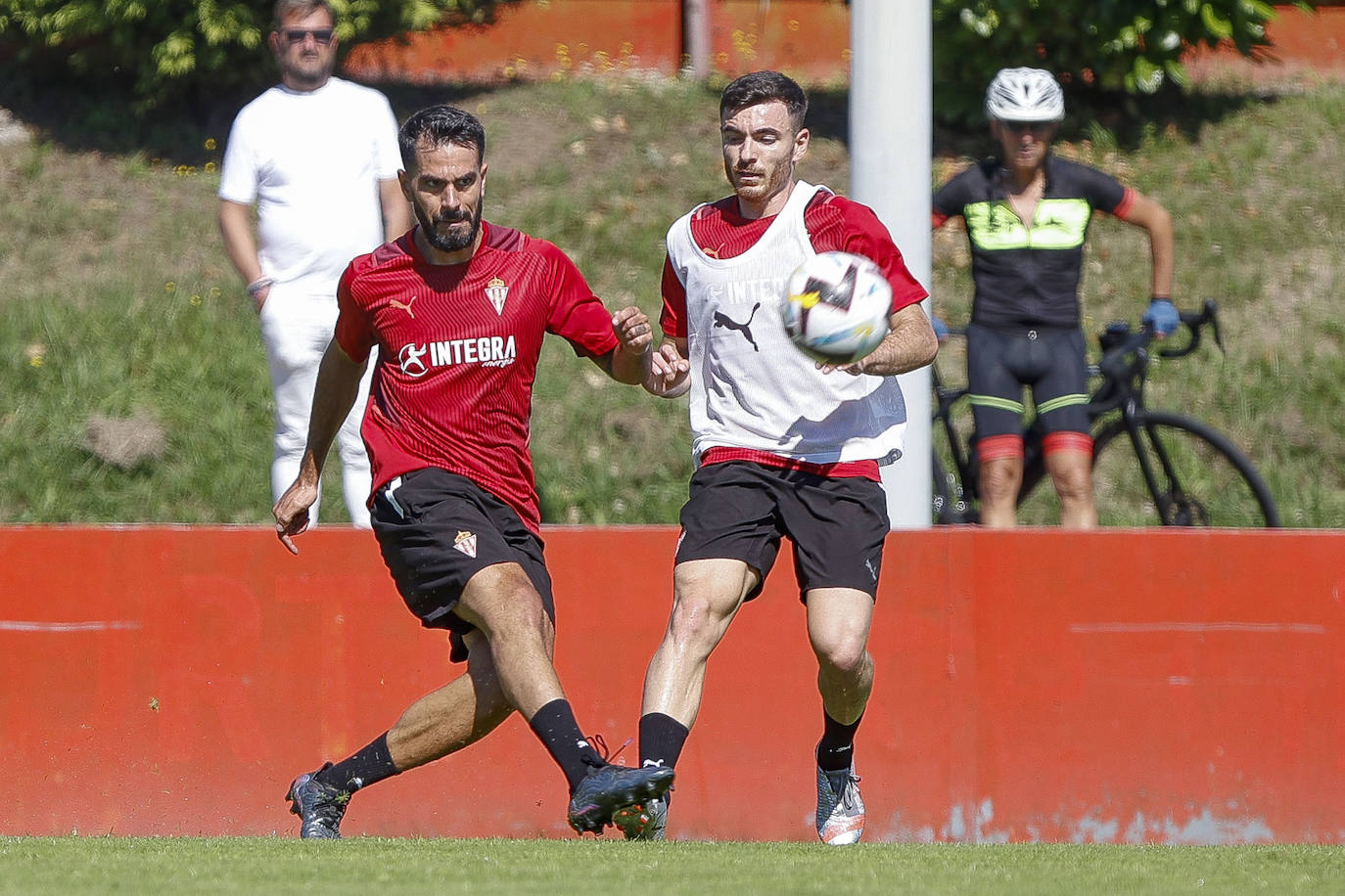 Fotos: El Sporting afronta la segunda sesión de entrenamiento de la pretemporada