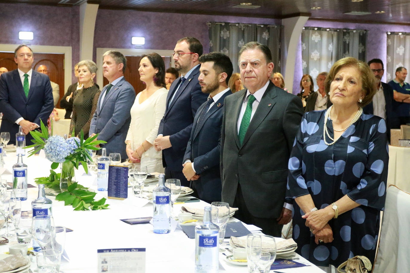 Fotos: Amigos de Cudillero entrega los premios Amuravela de Oro