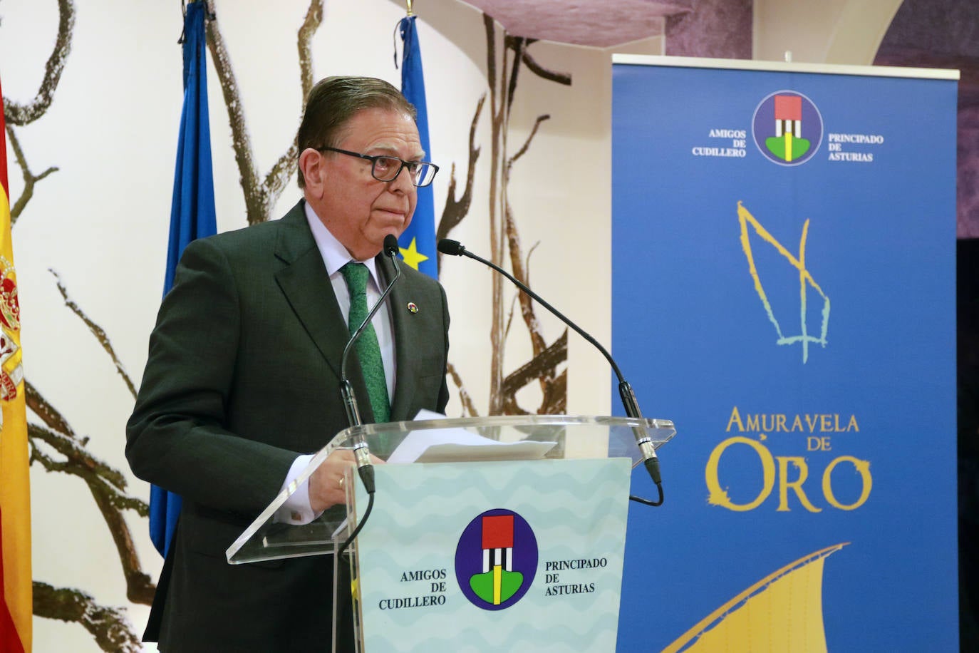 Fotos: Amigos de Cudillero entrega los premios Amuravela de Oro