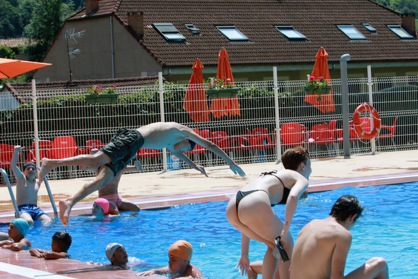 Fotos: Así afrontan el calor los asturianos