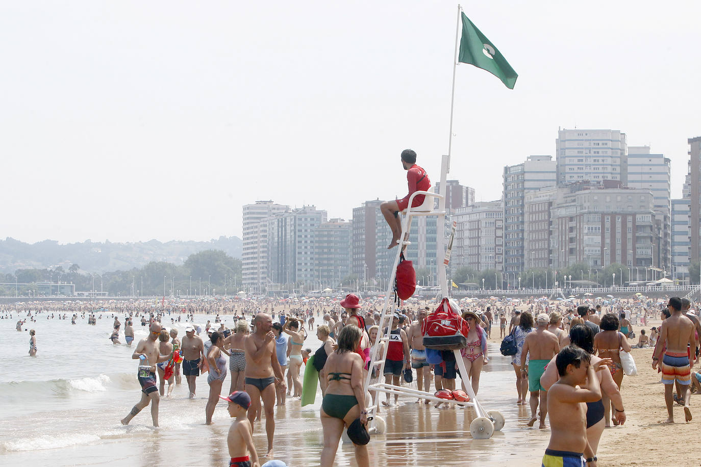 Fotos: Playa e ingenio para aliviar el calor