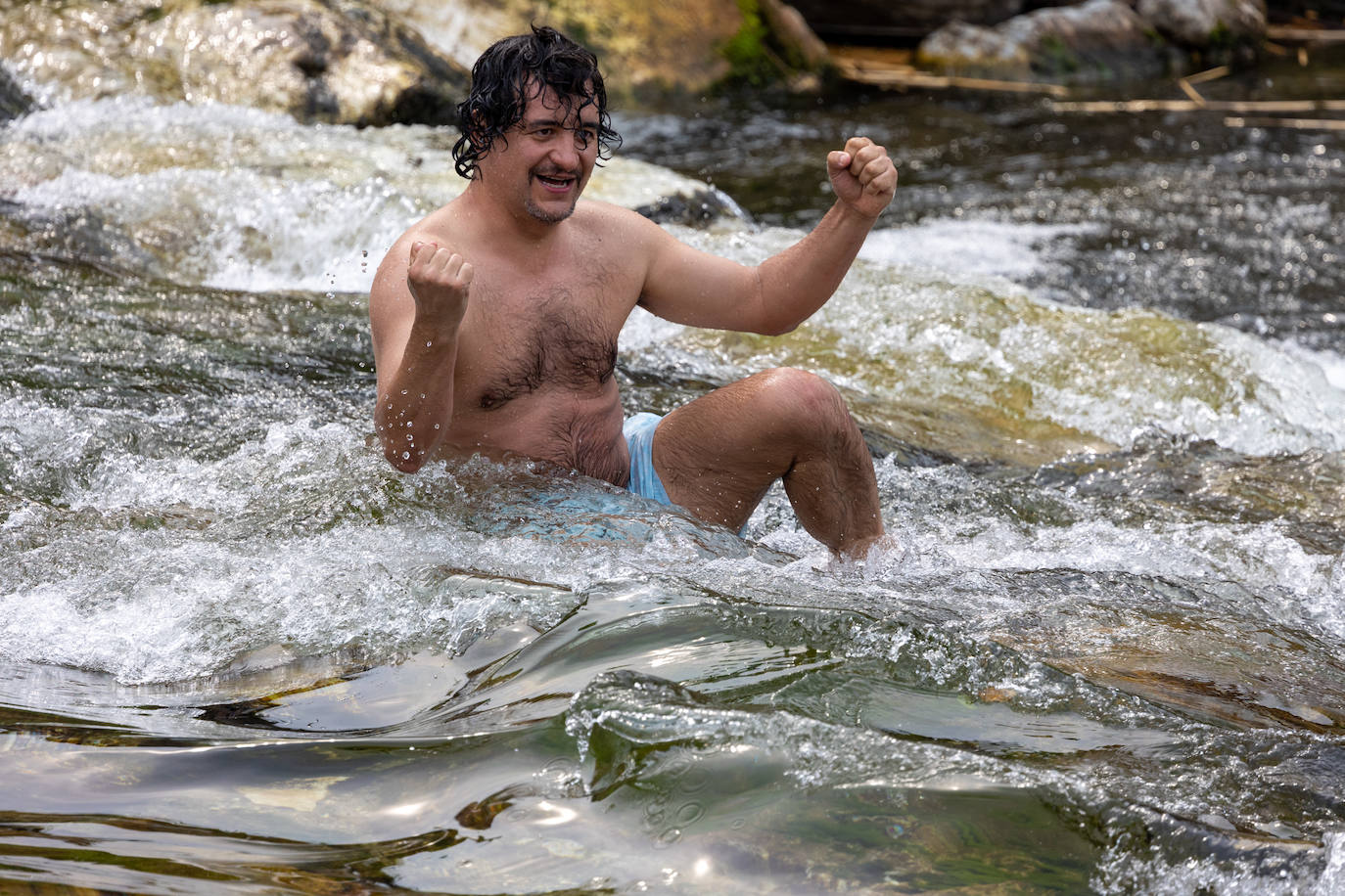 Fotos: A remojo para mitigar el calor en Asturias