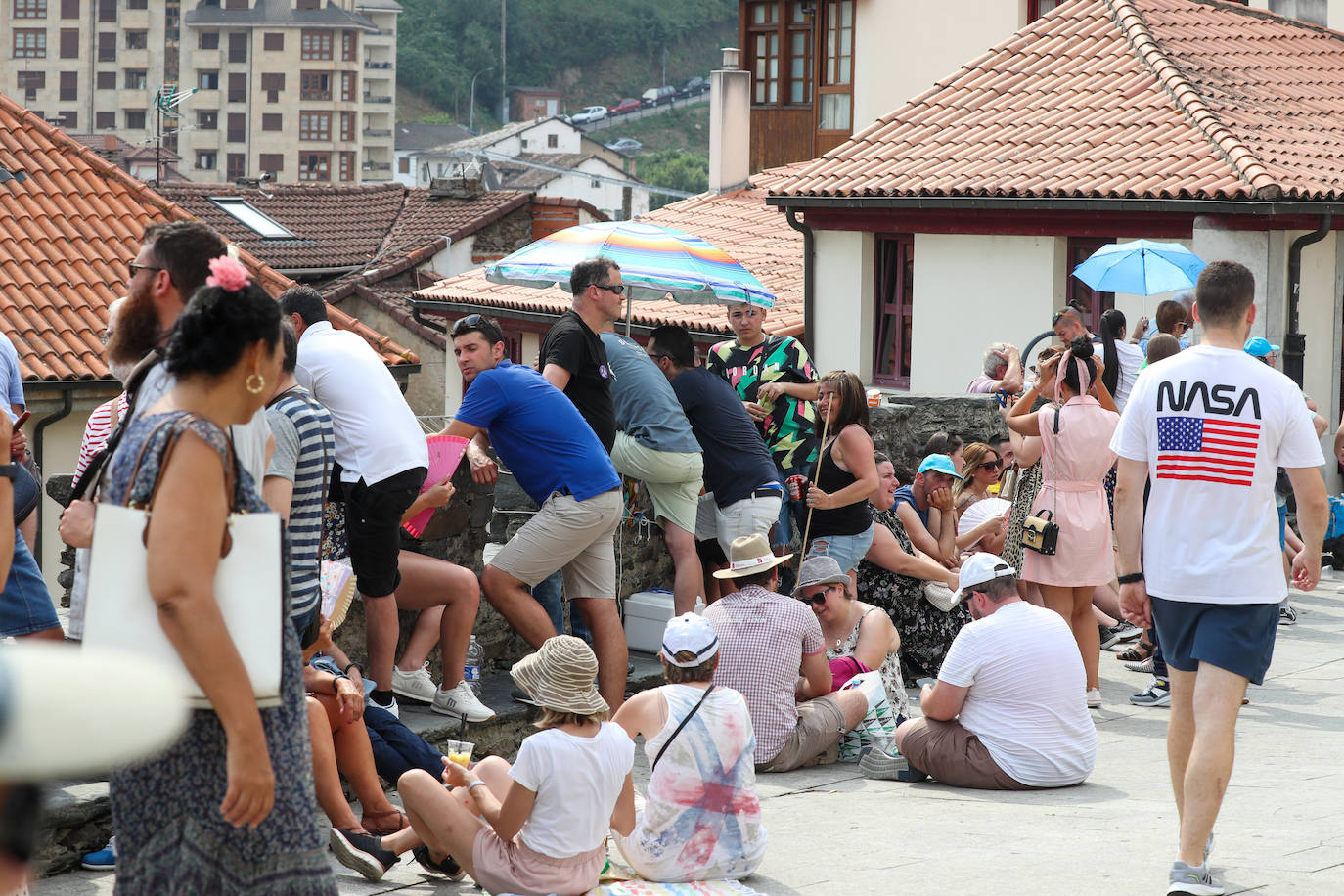 Fotos: A remojo para mitigar el calor en Asturias