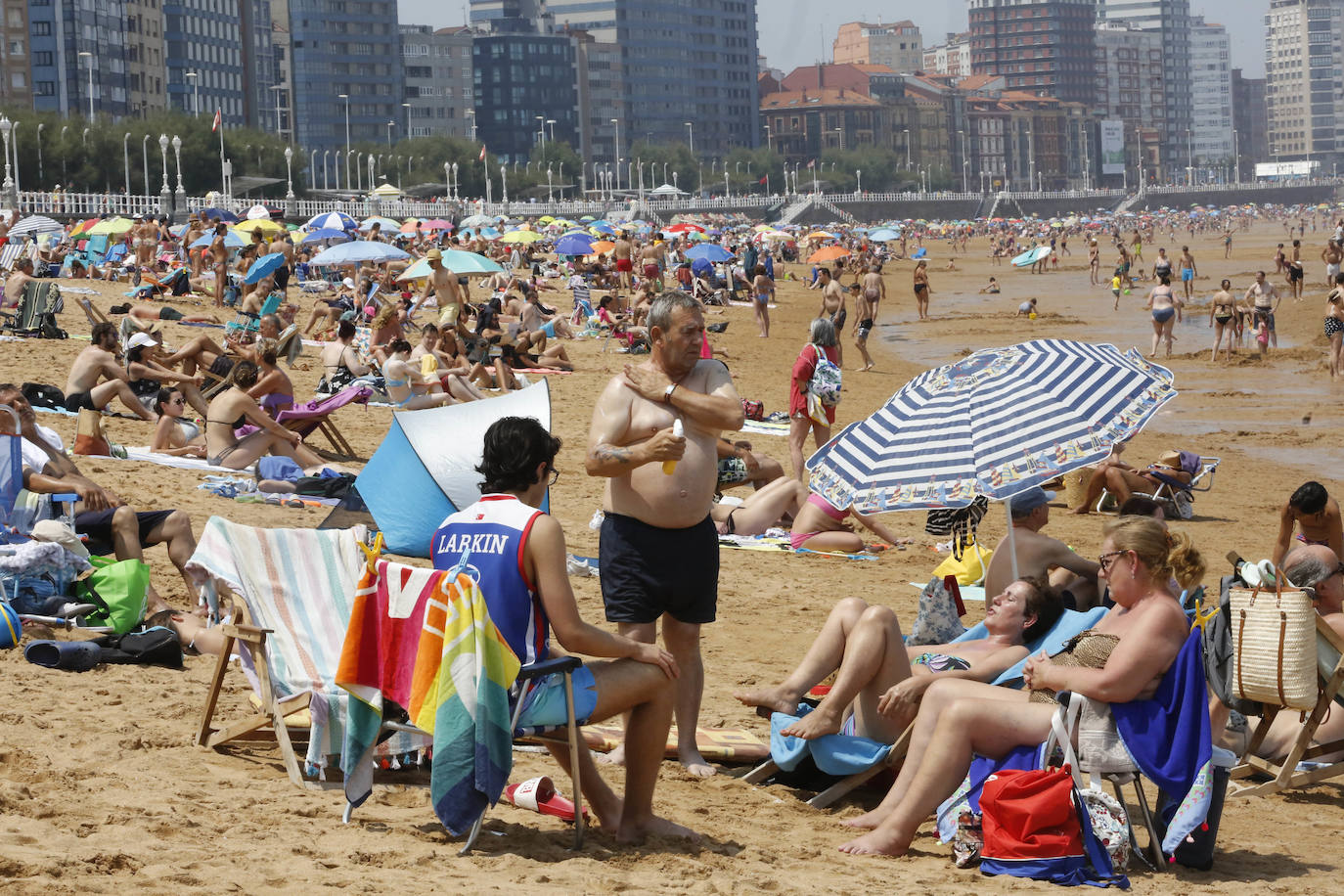 Fotos: Así vive Asturias el día más caluroso del año