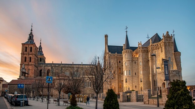 La Ruta de la Plata va desde Gijón hasta Sevilla, pasando por la antigua calzada romana