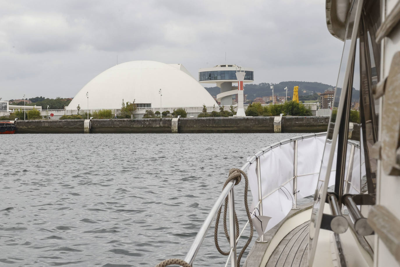 Fotos: Un viaje náutico por la ría de Avilés