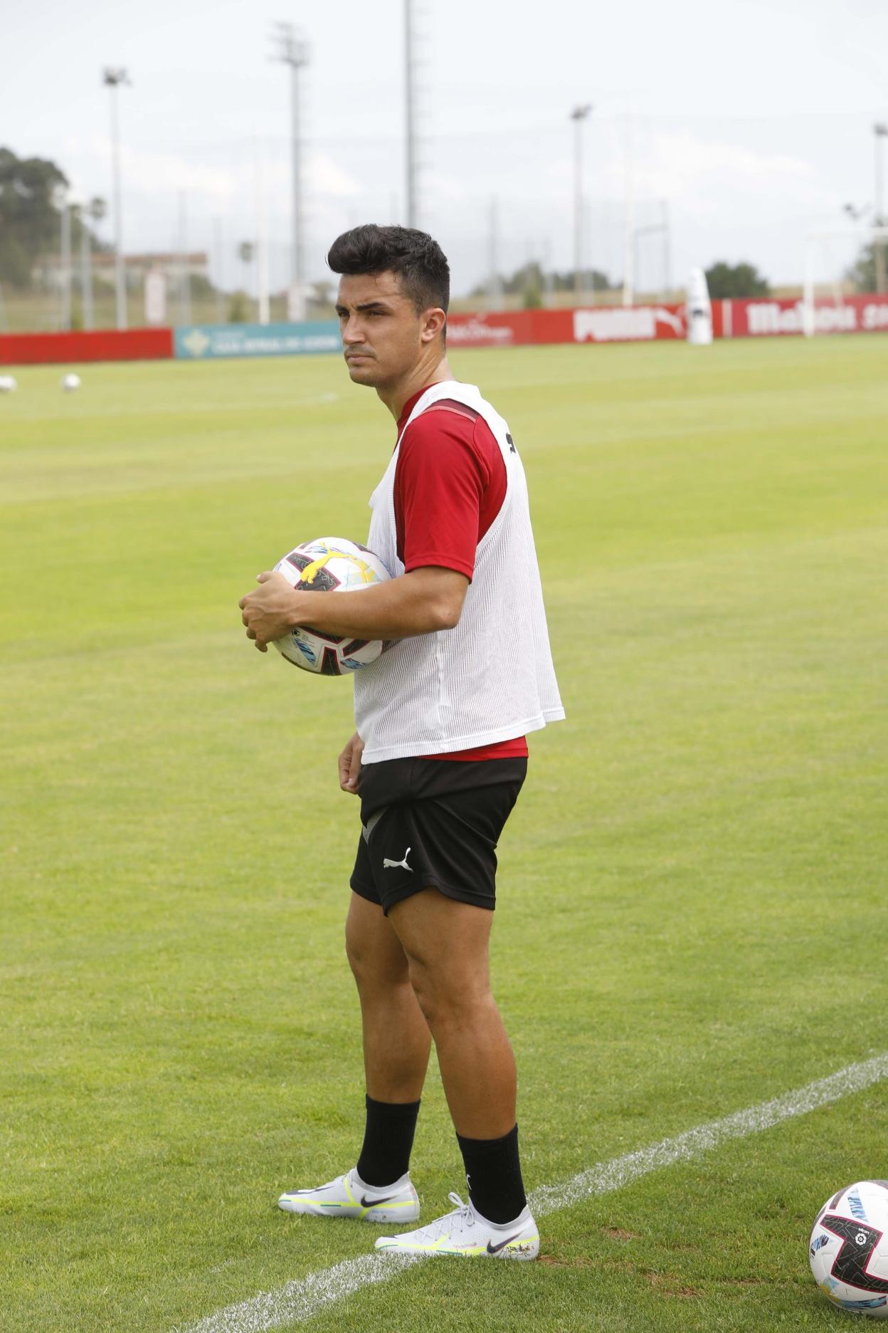 Manu García, en un entrenamiento con el Sporting. 