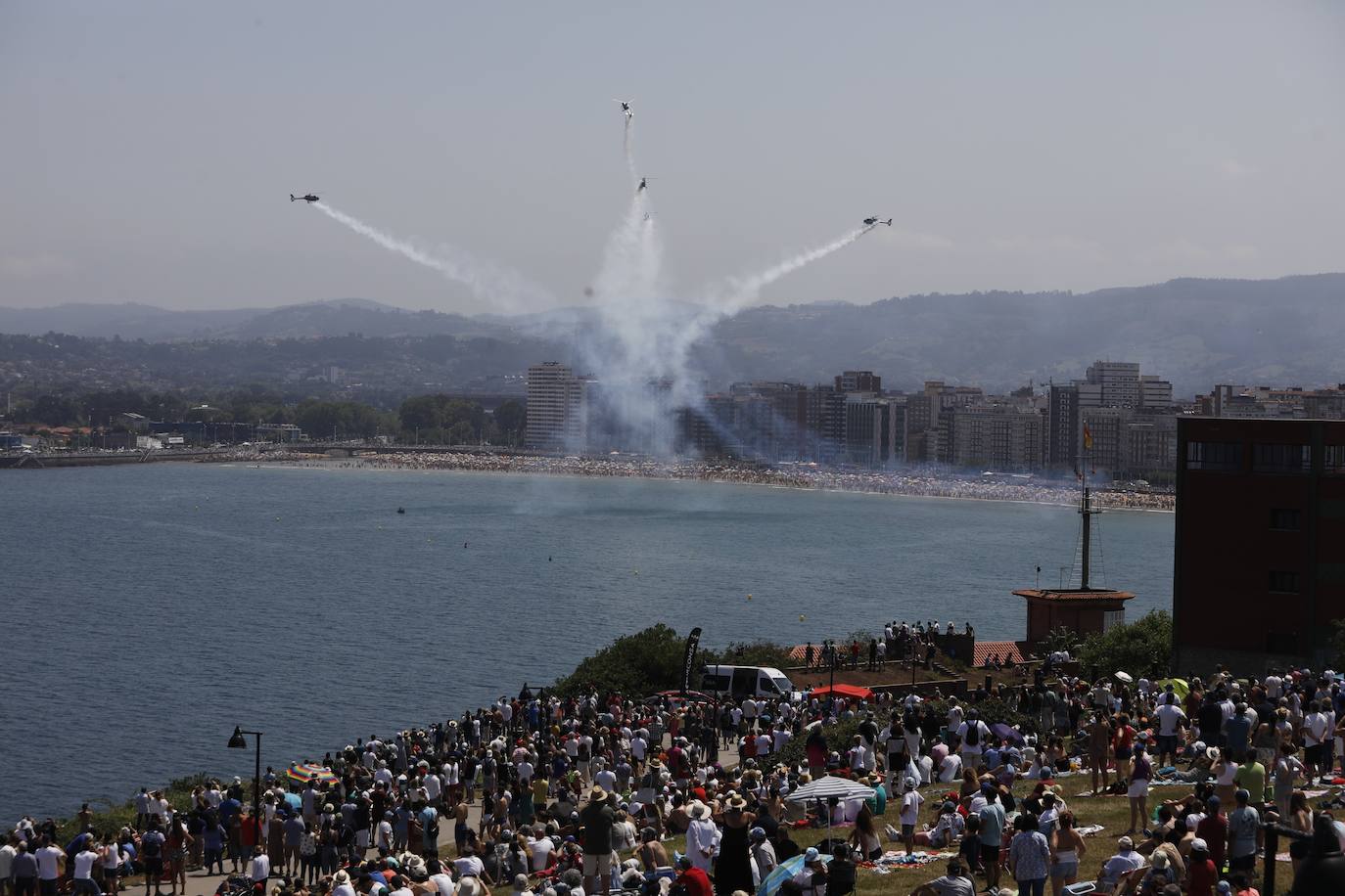 Fotos: Multitudinario y espectacular Festival Aéreo de Gijón