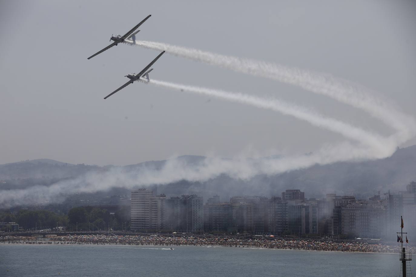 Fotos: Multitudinario y espectacular Festival Aéreo de Gijón