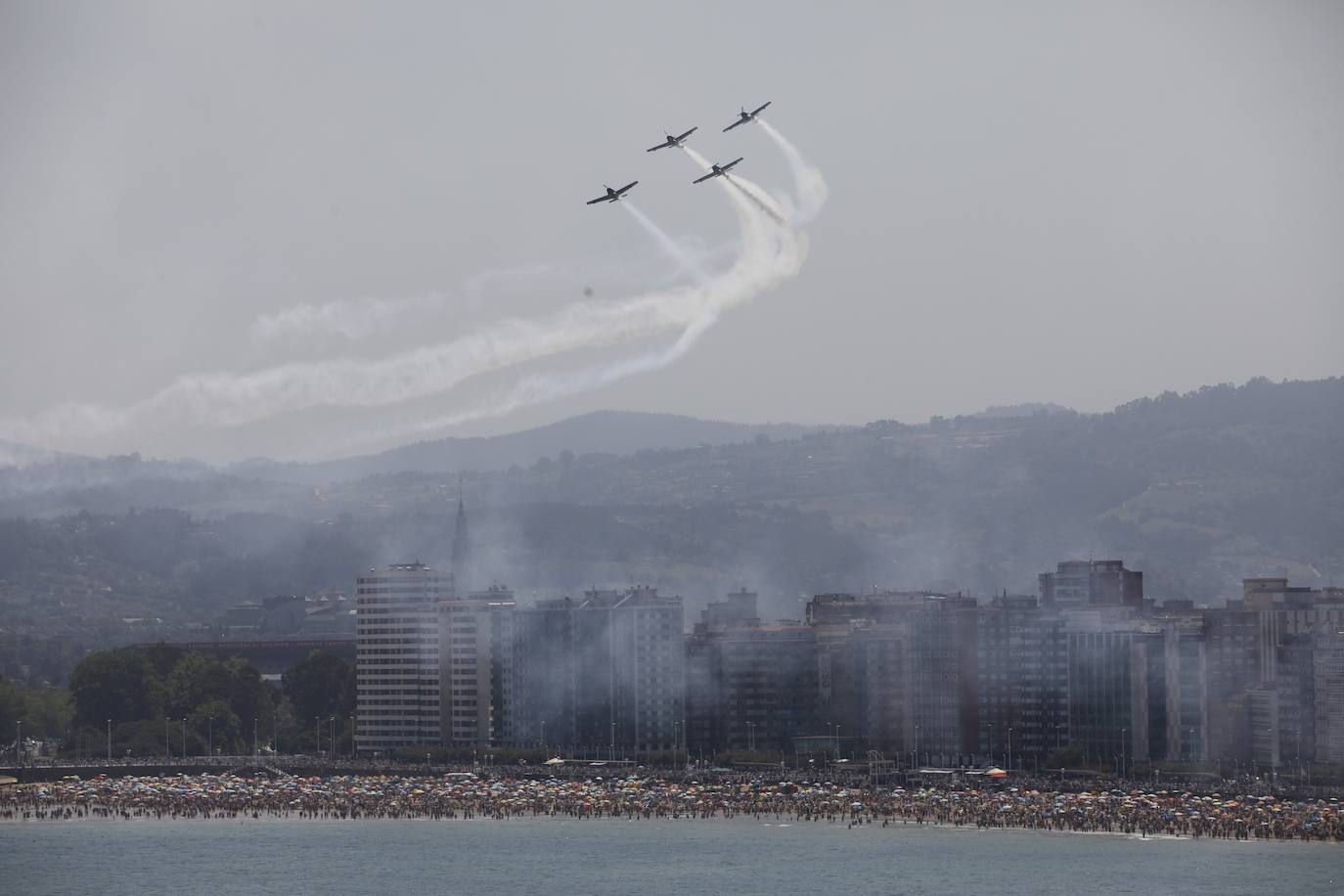 Fotos: Multitudinario y espectacular Festival Aéreo de Gijón