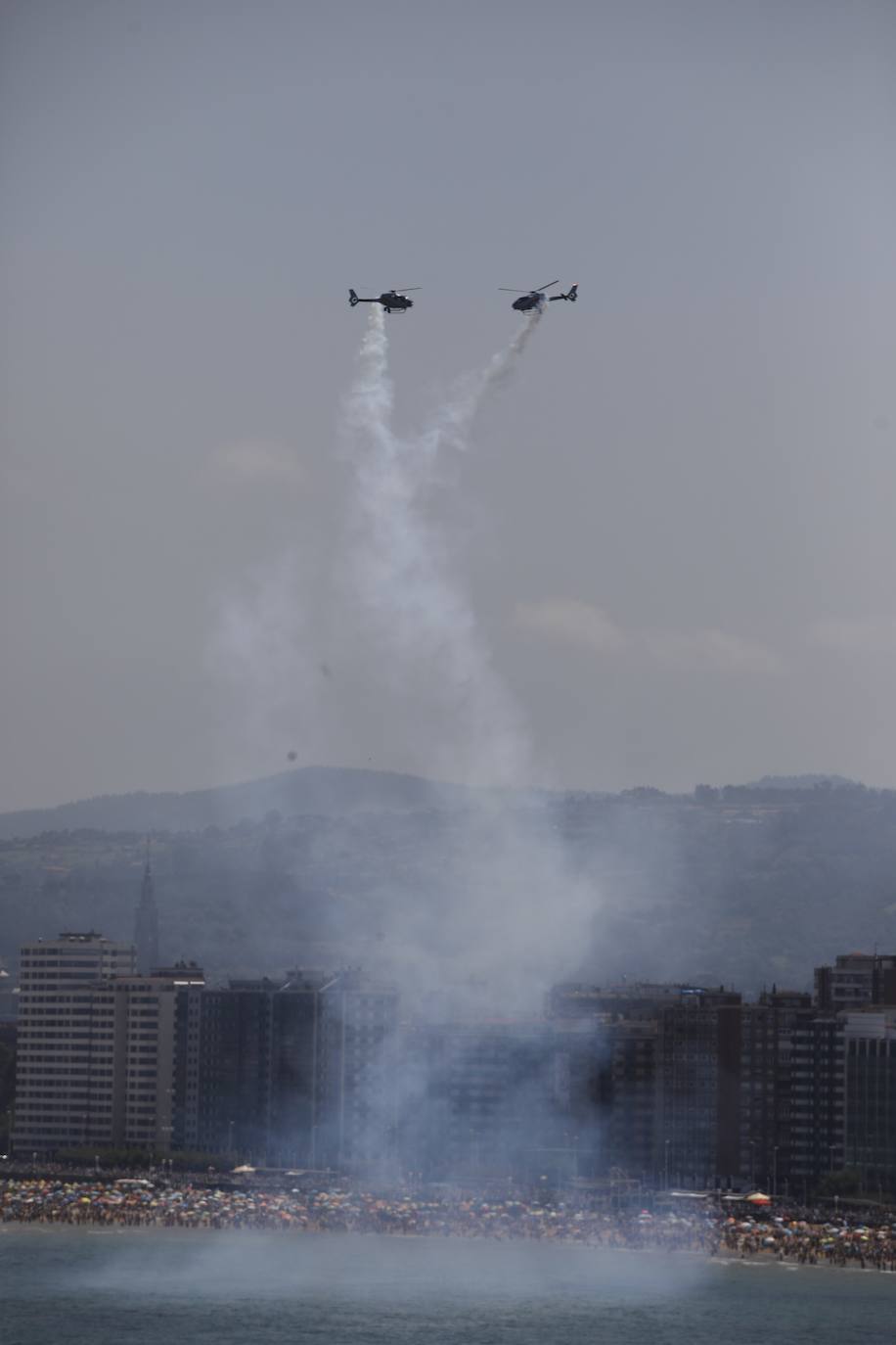 Fotos: Multitudinario y espectacular Festival Aéreo de Gijón