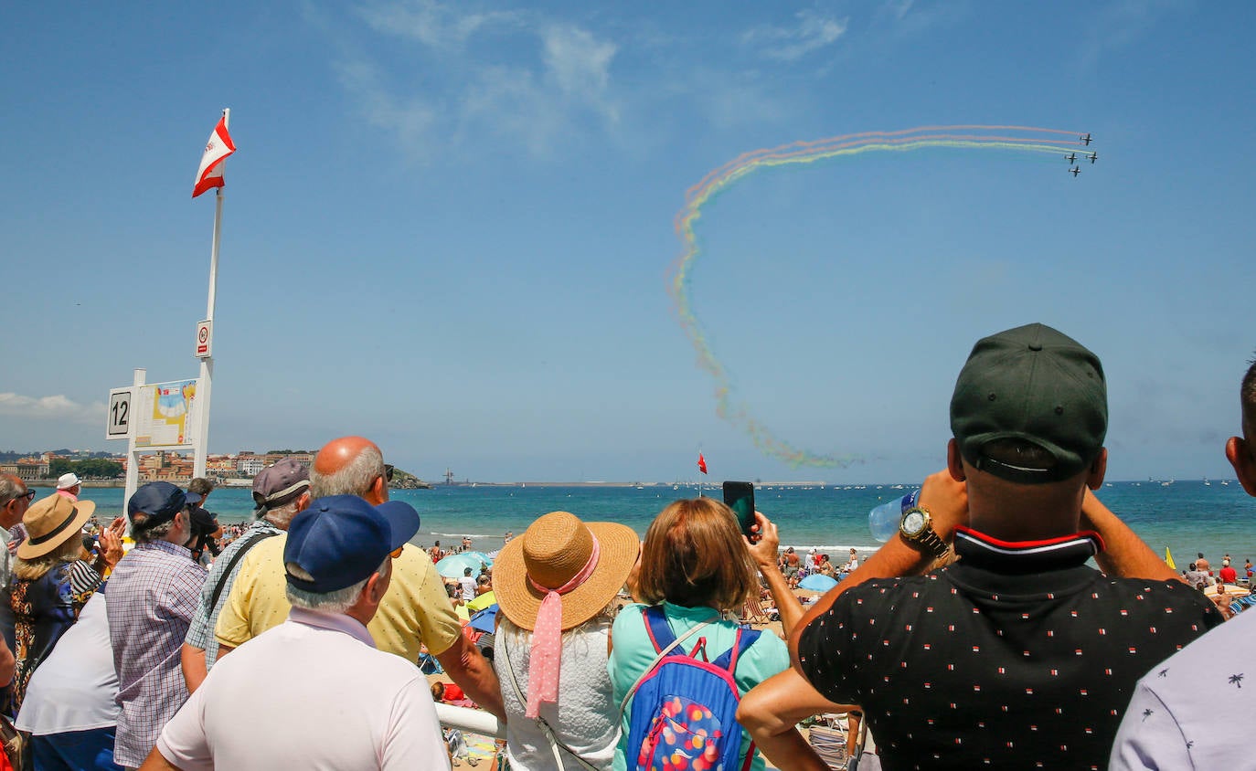 Fotos: Multitudinario y espectacular Festival Aéreo de Gijón