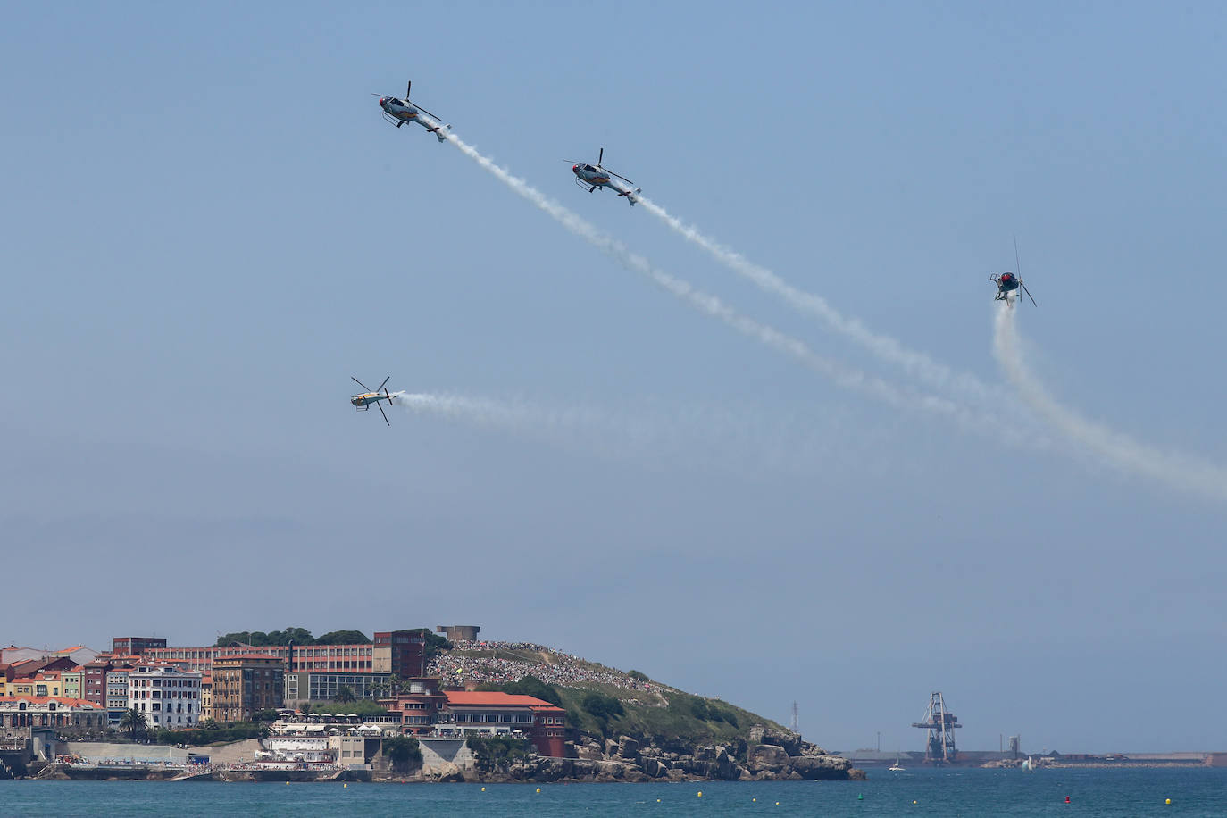 Fotos: Multitudinario y espectacular Festival Aéreo de Gijón