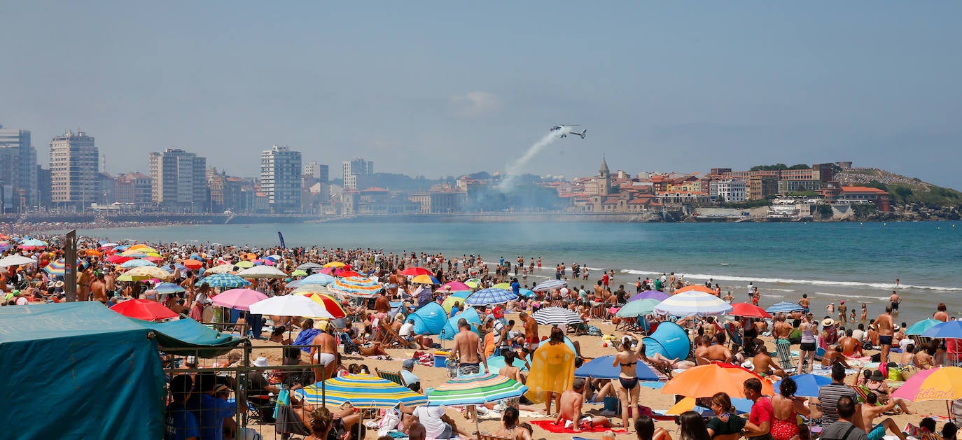 Fotos: Multitudinario y espectacular Festival Aéreo de Gijón