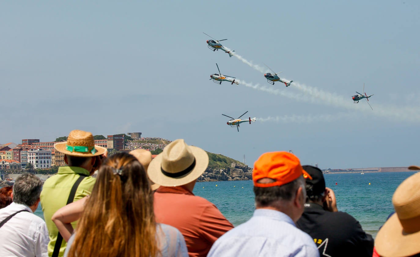 Fotos: Multitudinario y espectacular Festival Aéreo de Gijón