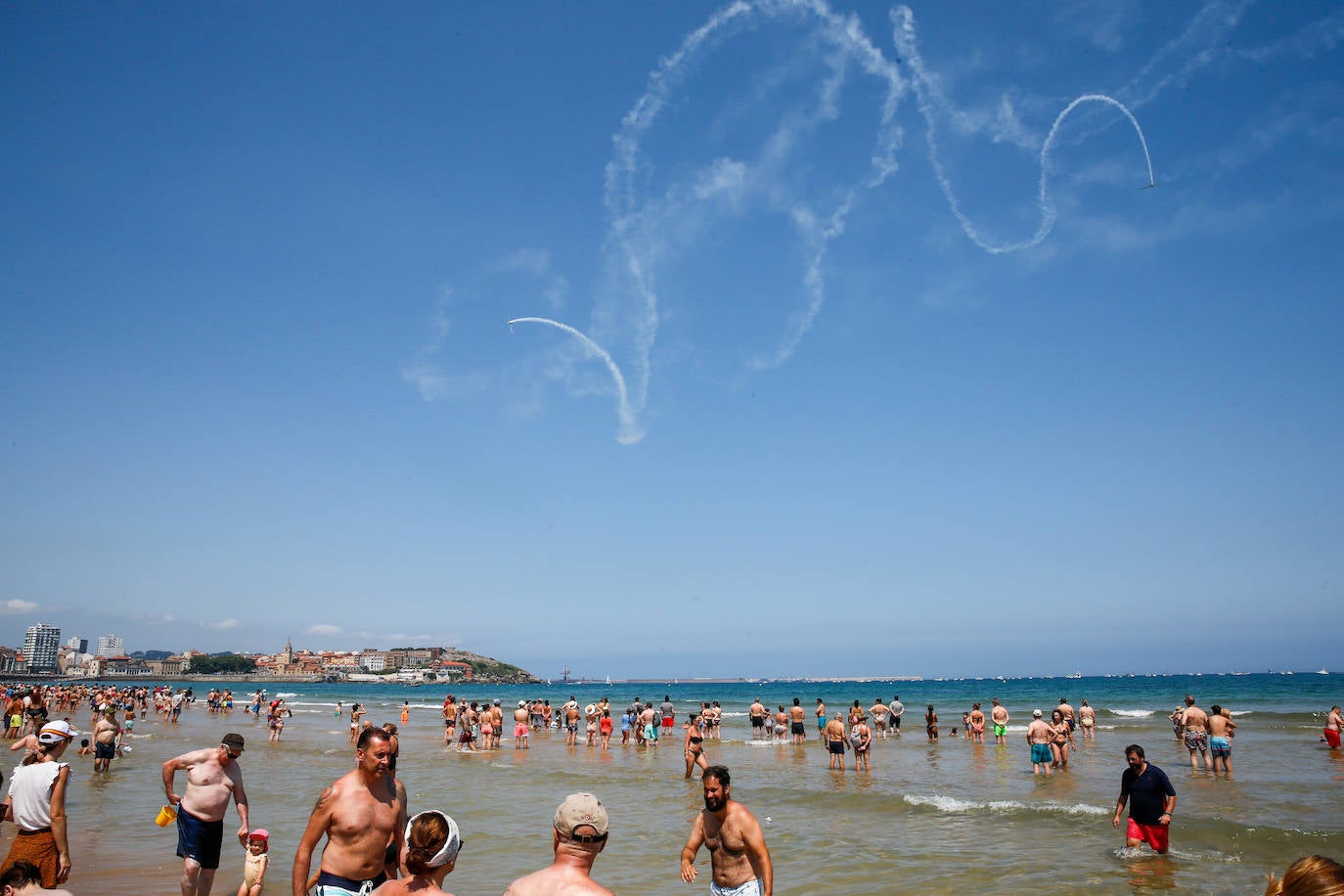 Fotos: Multitudinario y espectacular Festival Aéreo de Gijón