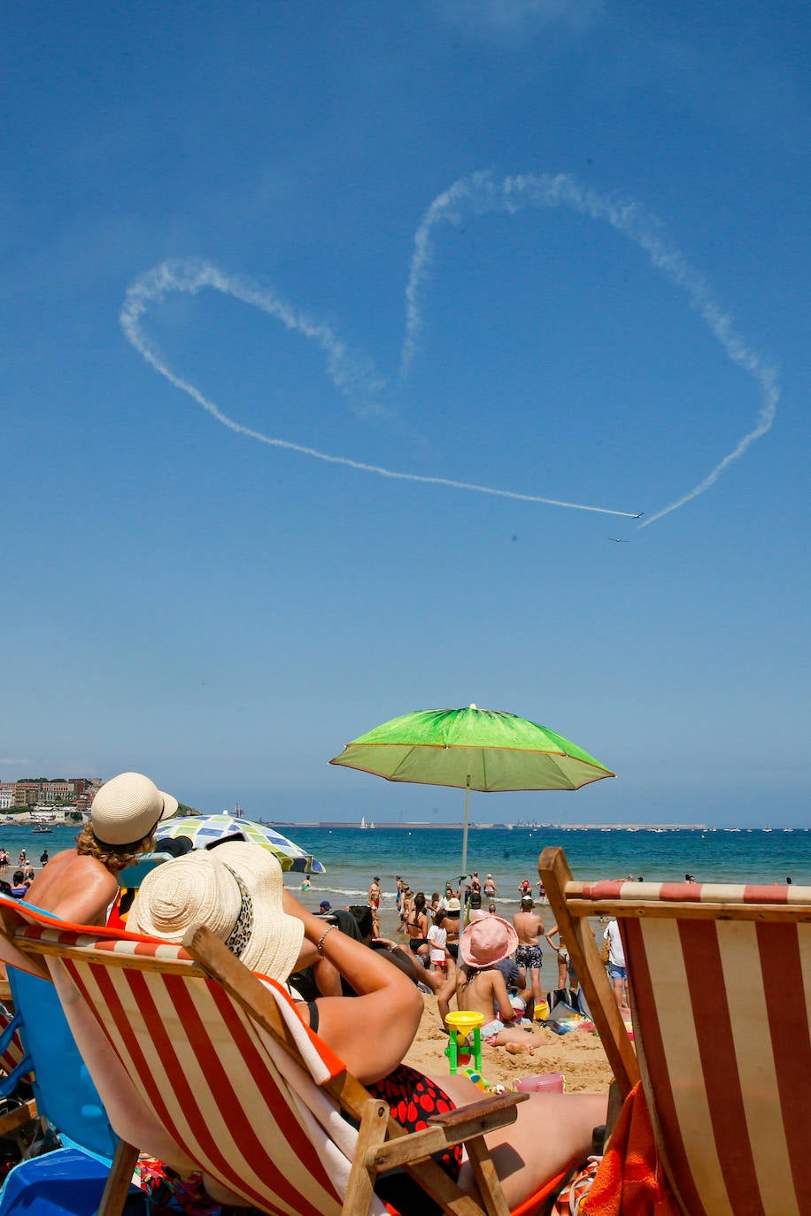 Fotos: Multitudinario y espectacular Festival Aéreo de Gijón