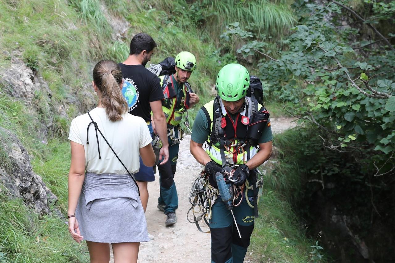 Fotos: Intensa búsqueda de Javier Amigo, el montañero gijonés desaparecido en la canal del Texu