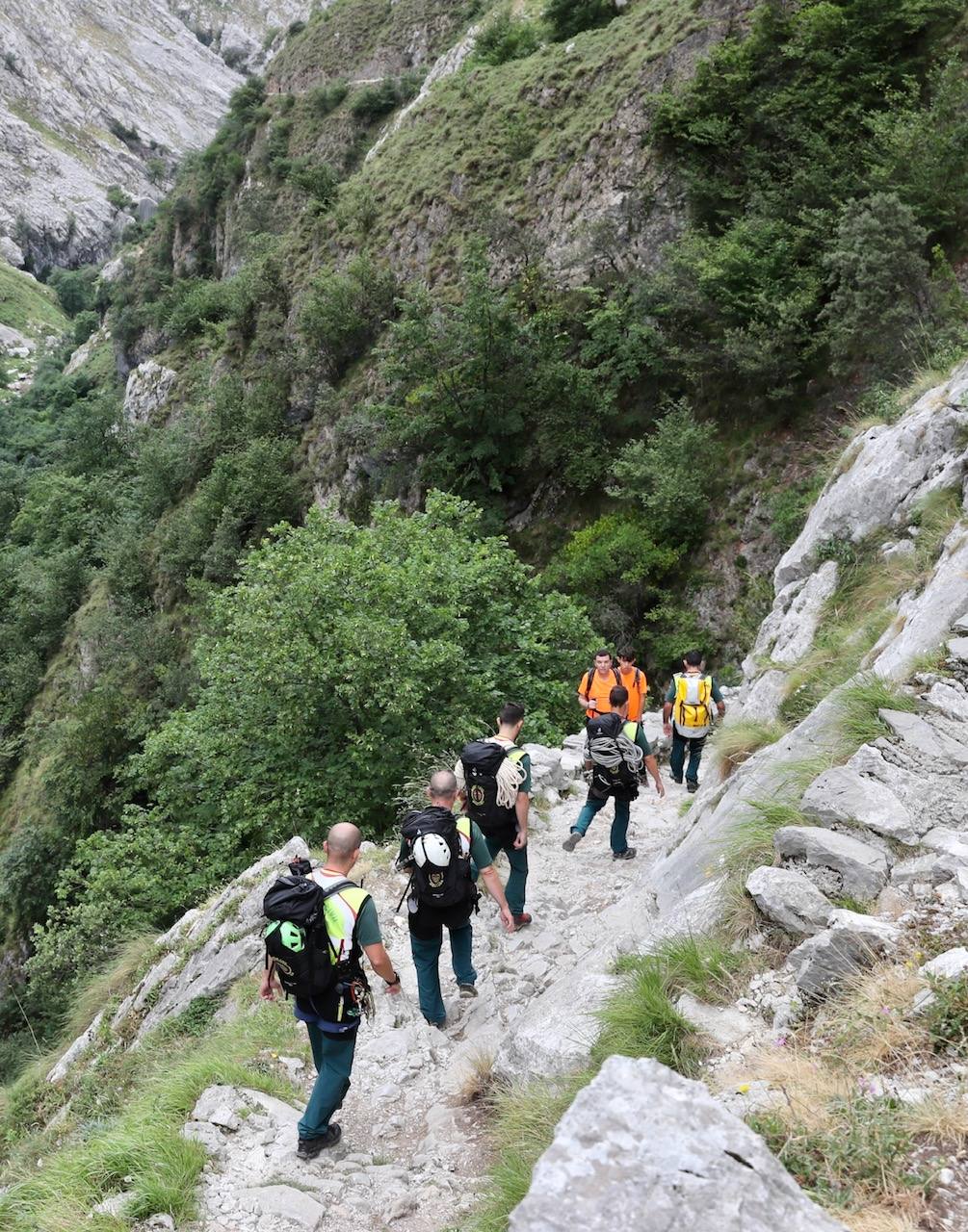 Fotos: Intensa búsqueda de Javier Amigo, el montañero gijonés desaparecido en la canal del Texu