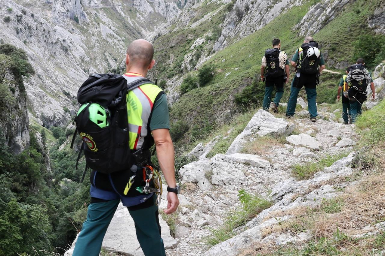 Fotos: Intensa búsqueda de Javier Amigo, el montañero gijonés desaparecido en la canal del Texu