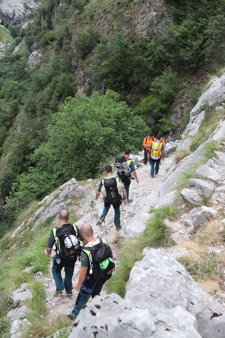 Fotos: Intensa búsqueda de Javier Amigo, el montañero gijonés desaparecido en la canal del Texu