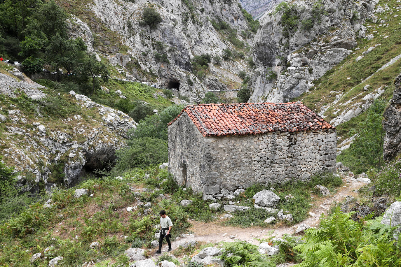 Fotos: Intensa búsqueda de Javier Amigo, el montañero gijonés desaparecido en la canal del Texu