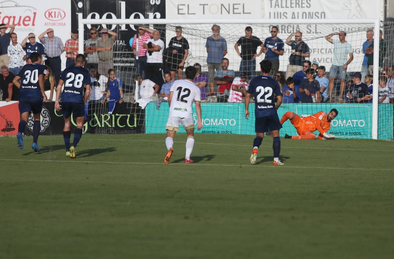 Fotos: Las mejores jugadas del partido entre el Real Oviedo y el Burgos (0-1)