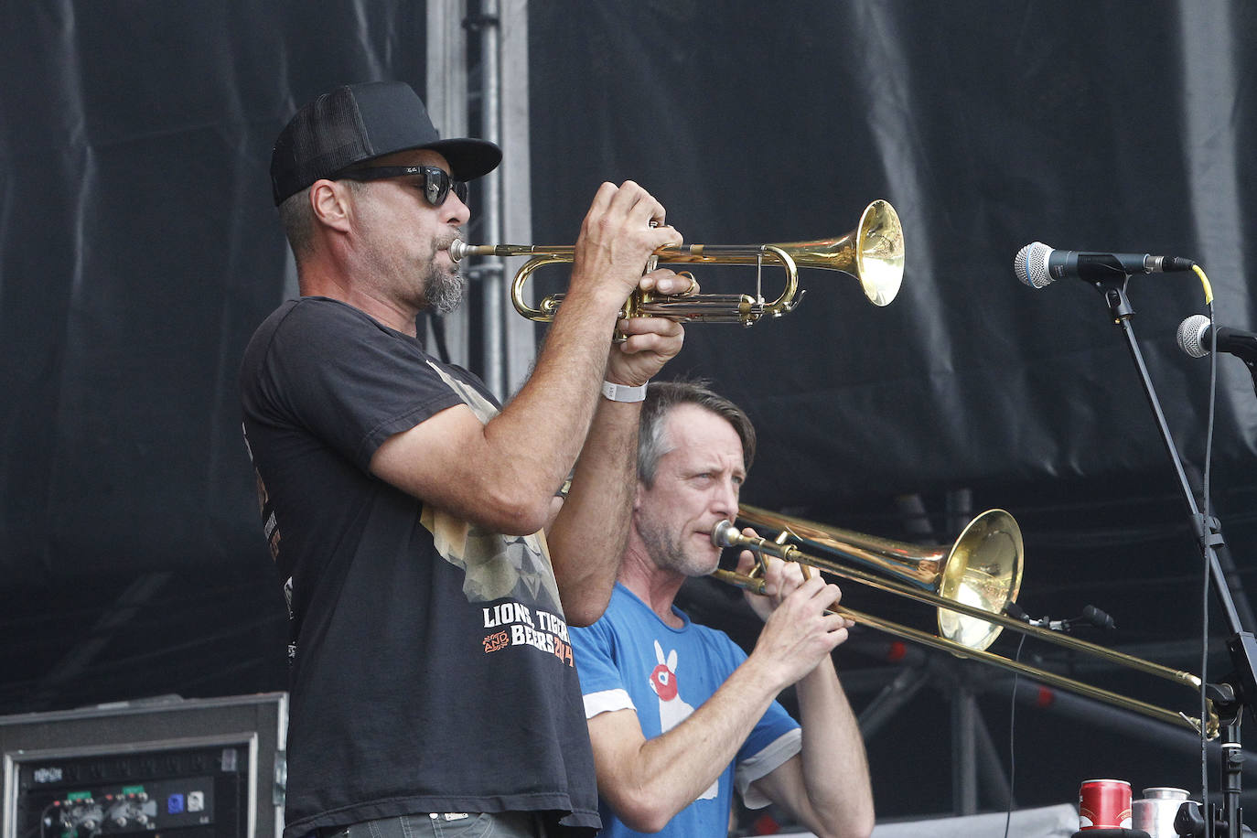 Fotos: Tsunami de punk, rock sol y calor