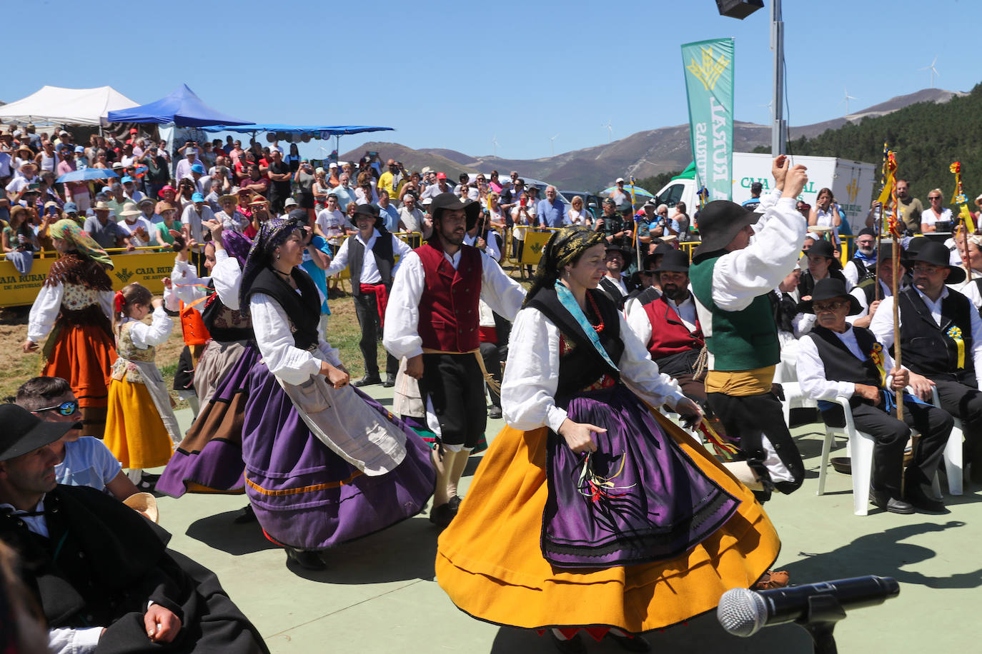 Fotos: Julio Fernández y Sonia Areces se dan el &#039;sí quiero&#039; en la boda vaqueira de Aristébano