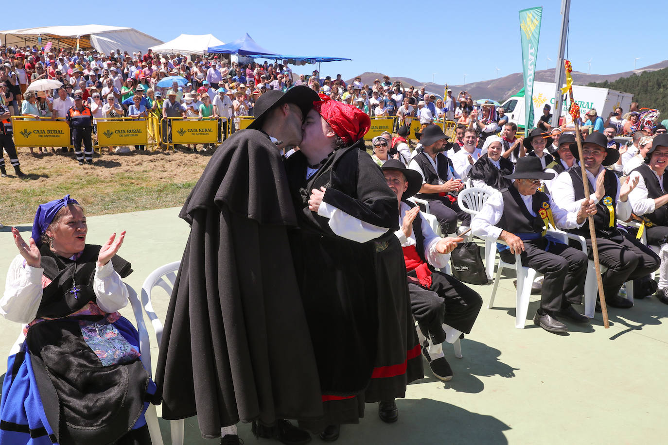 Fotos: Julio Fernández y Sonia Areces se dan el &#039;sí quiero&#039; en la boda vaqueira de Aristébano