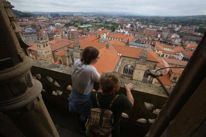 Fotos: La torre de la Catedral de Oviedo abre sus puertas tras su rehabilitación