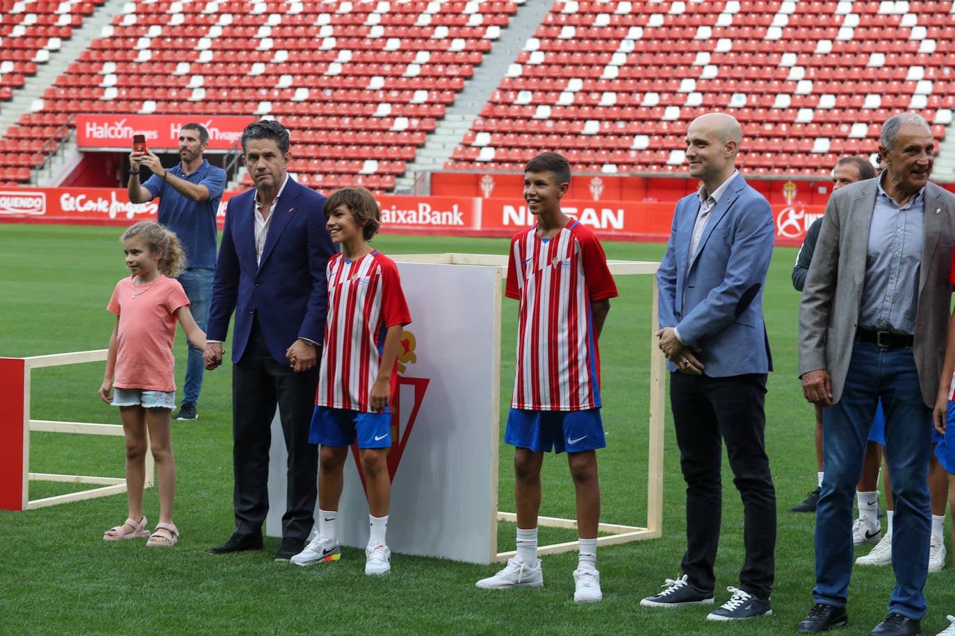 Fotos: Búscate en la presentación de los últimos fichajes del Sporting