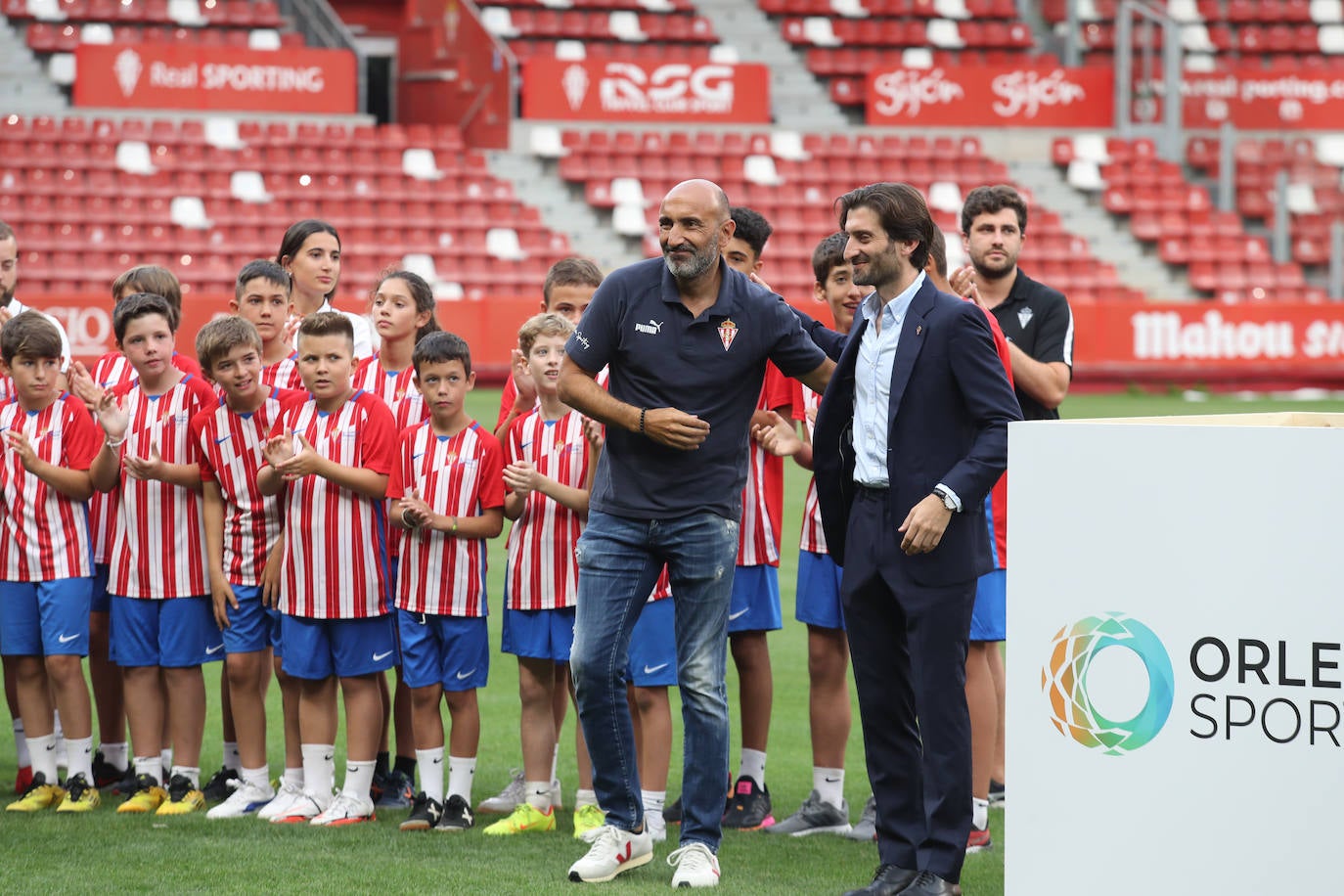 Fotos: Búscate en la presentación de los últimos fichajes del Sporting