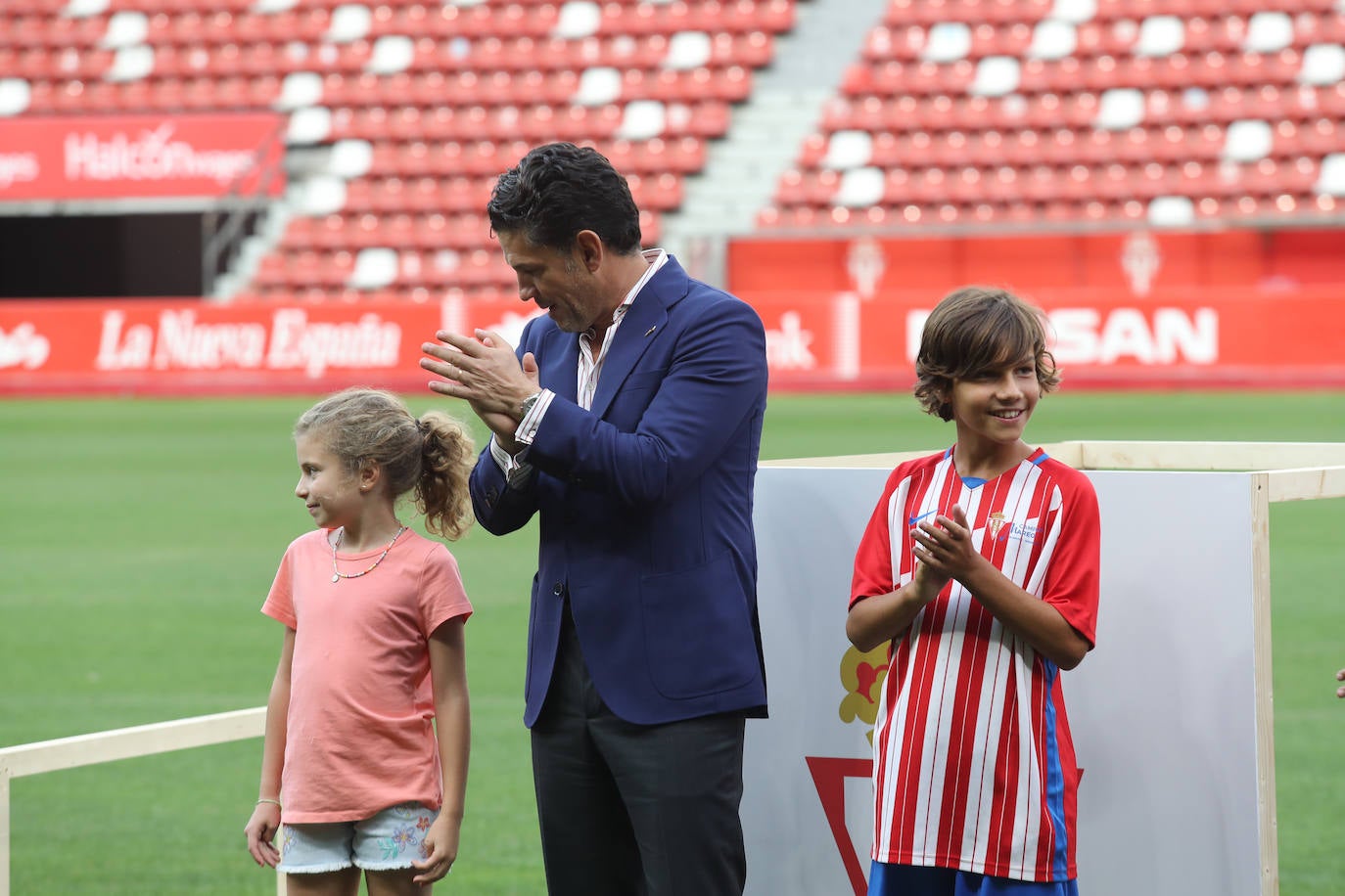 Fotos: Búscate en la presentación de los últimos fichajes del Sporting