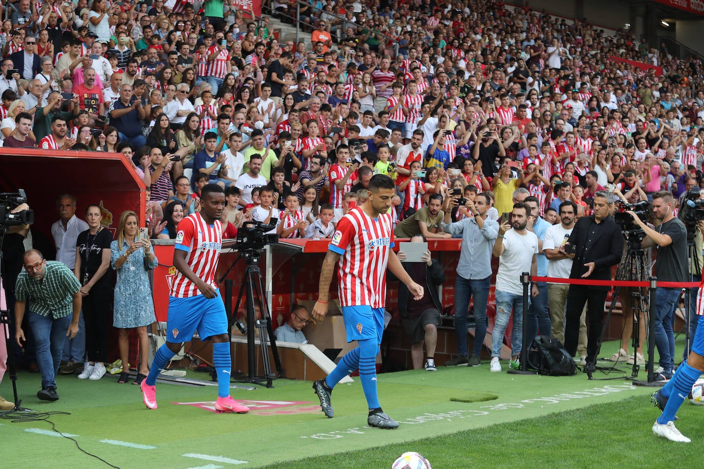 Fotos: Búscate en la presentación de los últimos fichajes del Sporting