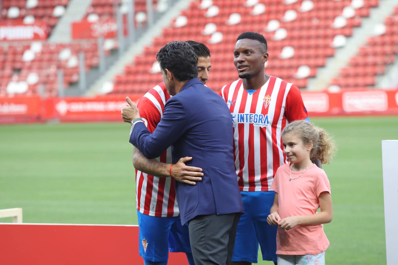 Fotos: Búscate en la presentación de los últimos fichajes del Sporting