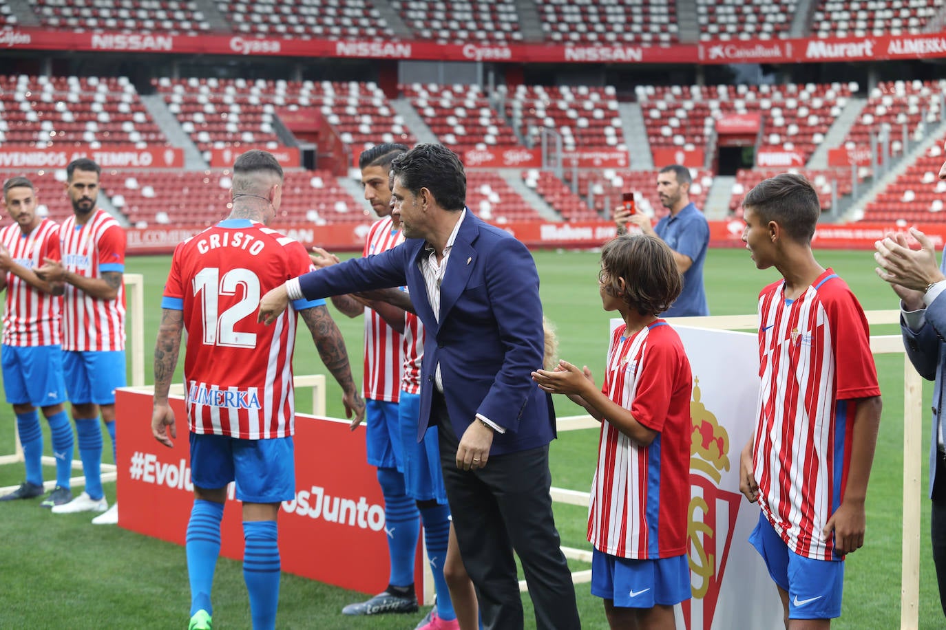 Fotos: Búscate en la presentación de los últimos fichajes del Sporting