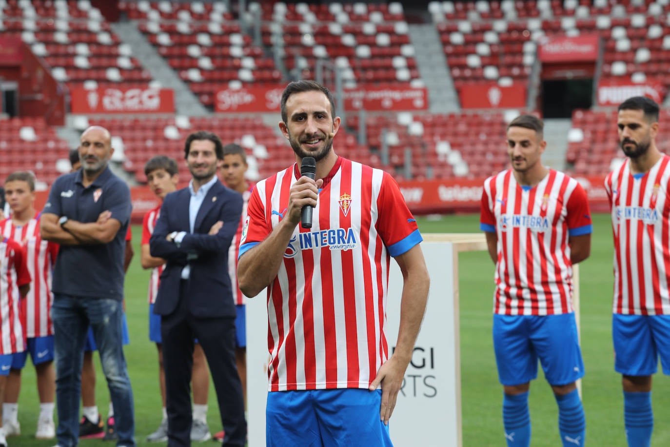 Fotos: Búscate en la presentación de los últimos fichajes del Sporting