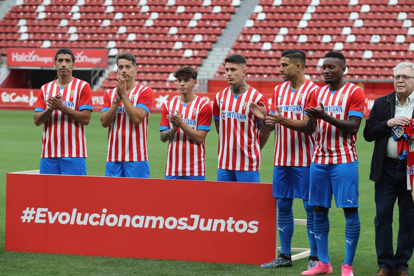 Fotos: Búscate en la presentación de los últimos fichajes del Sporting