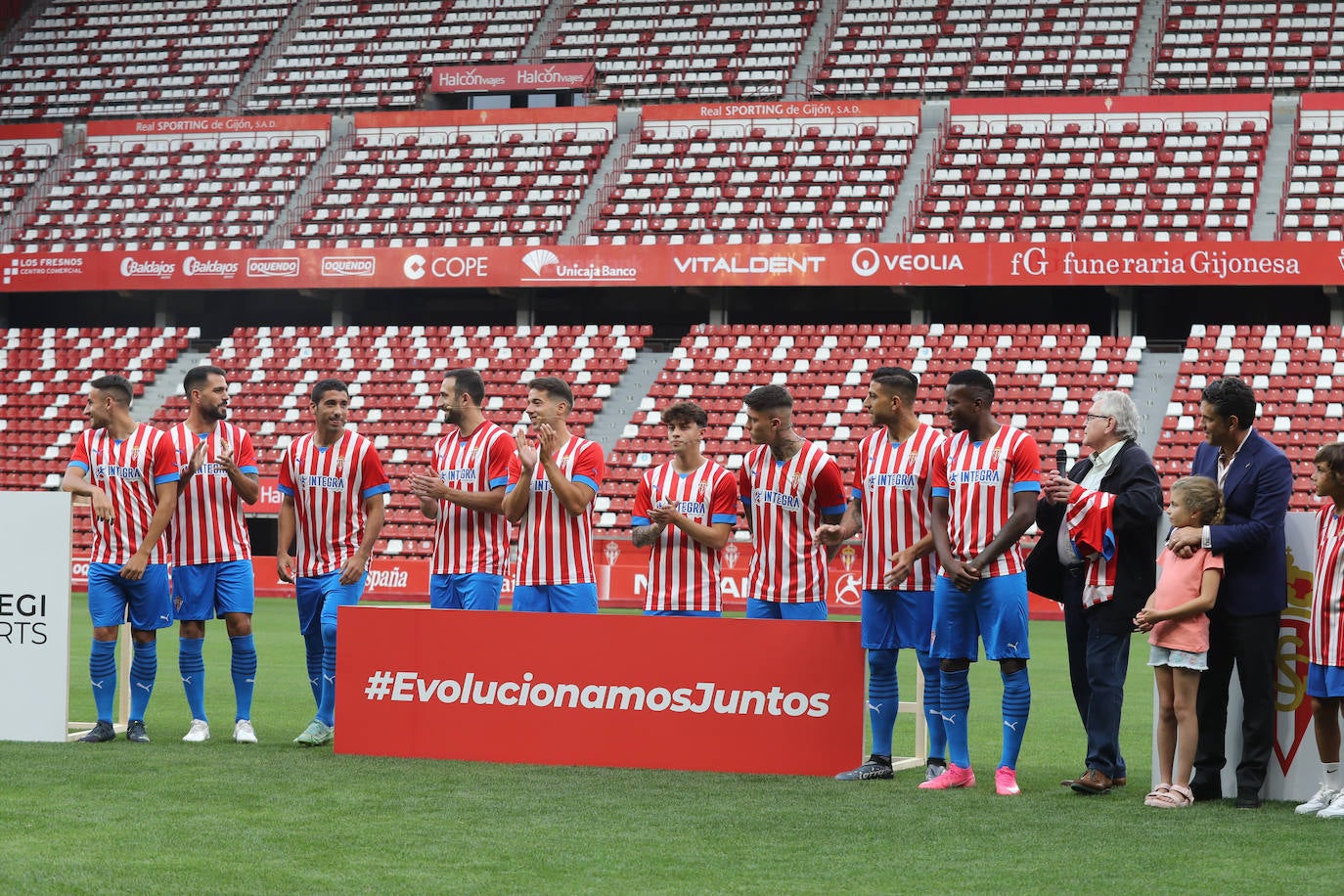 Fotos: Búscate en la presentación de los últimos fichajes del Sporting