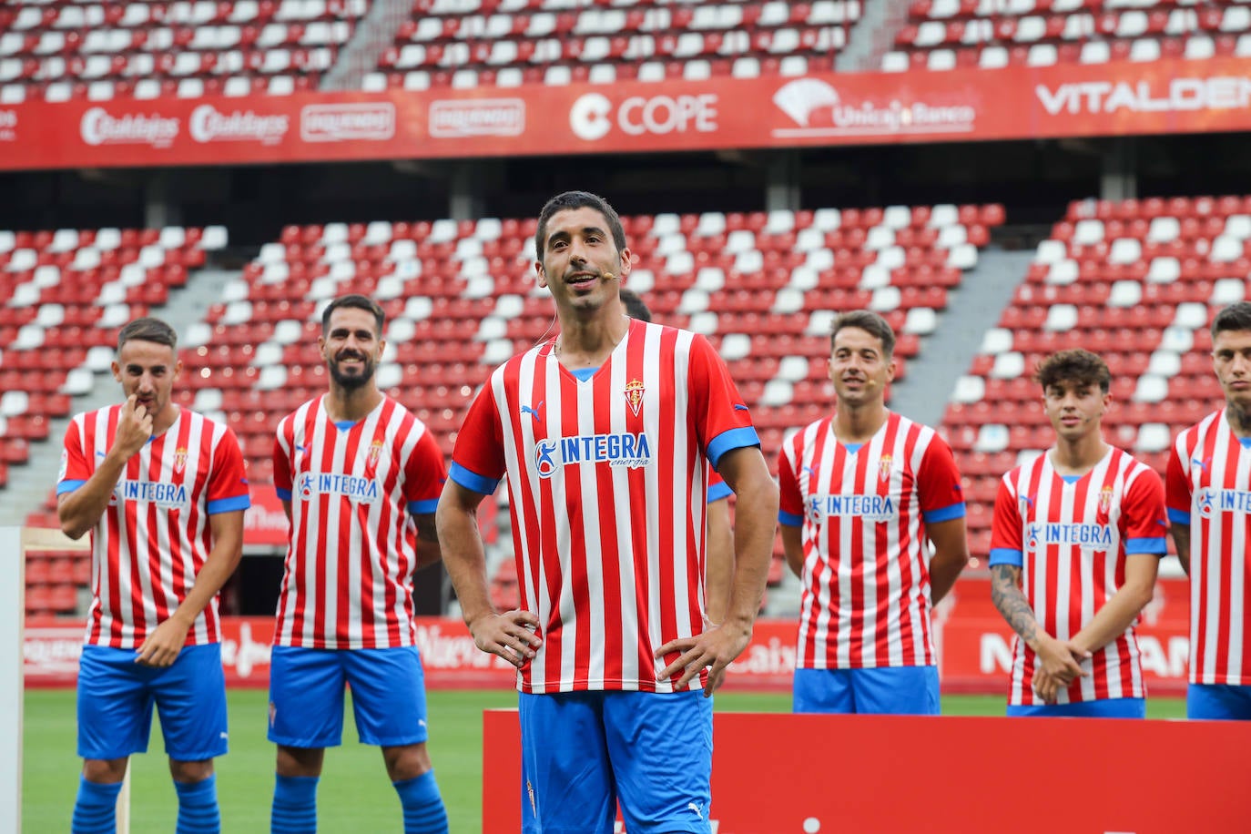 Fotos: Búscate en la presentación de los últimos fichajes del Sporting