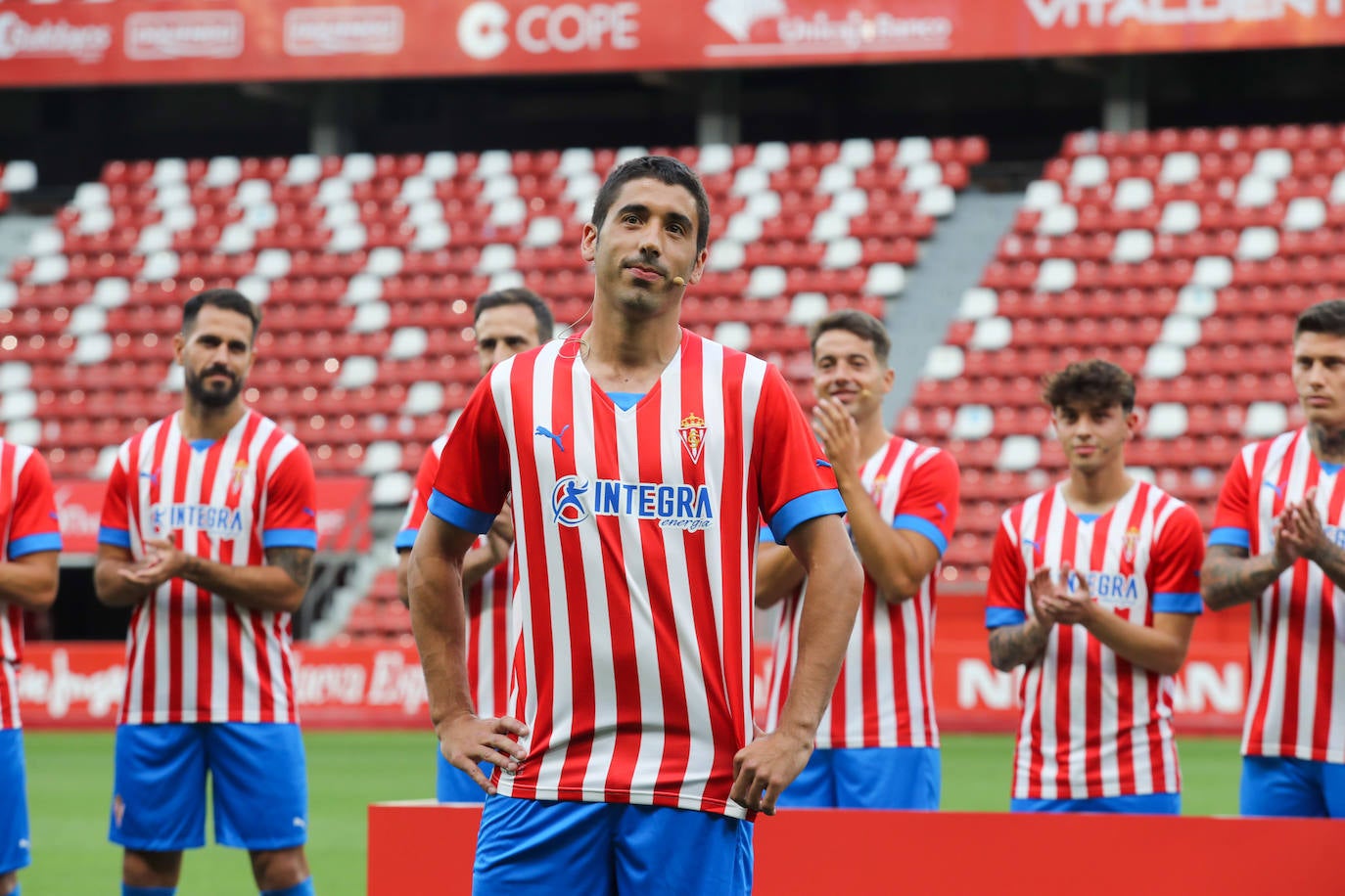 Fotos: Búscate en la presentación de los últimos fichajes del Sporting